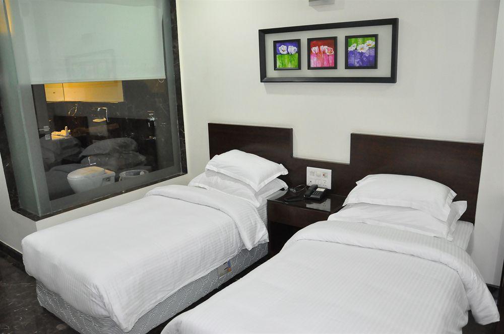 Hotel Metropolitan Delhi Kültér fotó